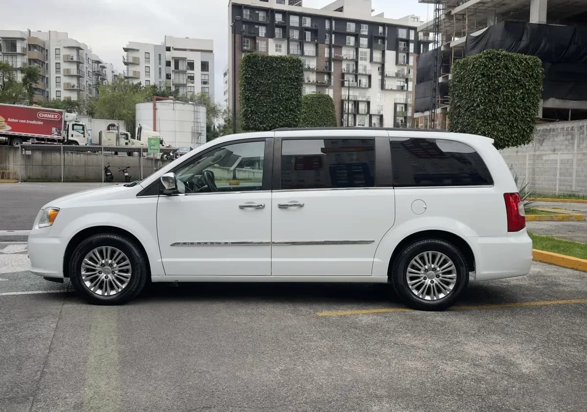 Chrysler Town & Country 2016